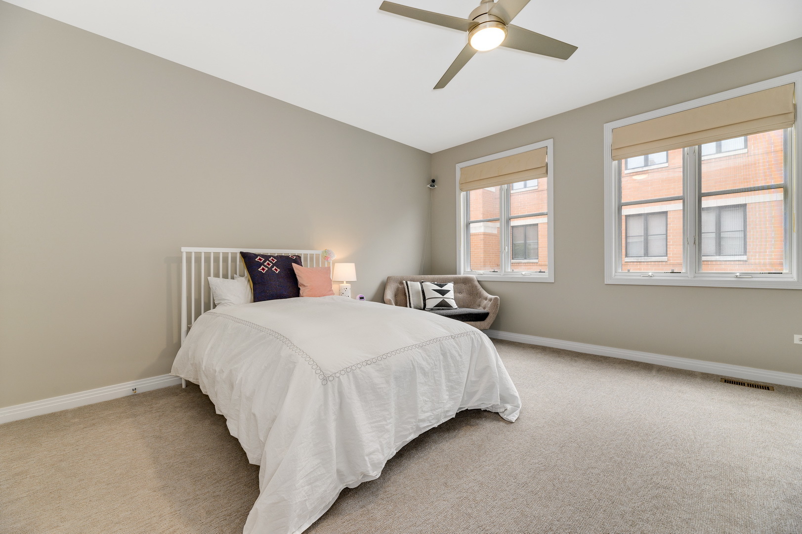 Undisclosed Address Chicago, IL 60607 - Photo 8 of 36