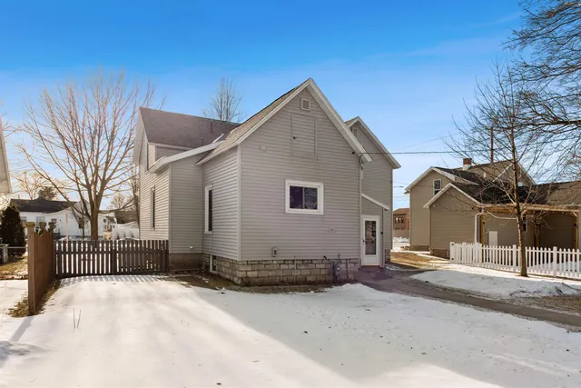 $209,000 | 1528 Carney Boulevard, Marinette, WI 54143