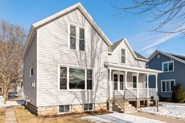 $209,000 | 1528 Carney Boulevard, Marinette, WI 54143