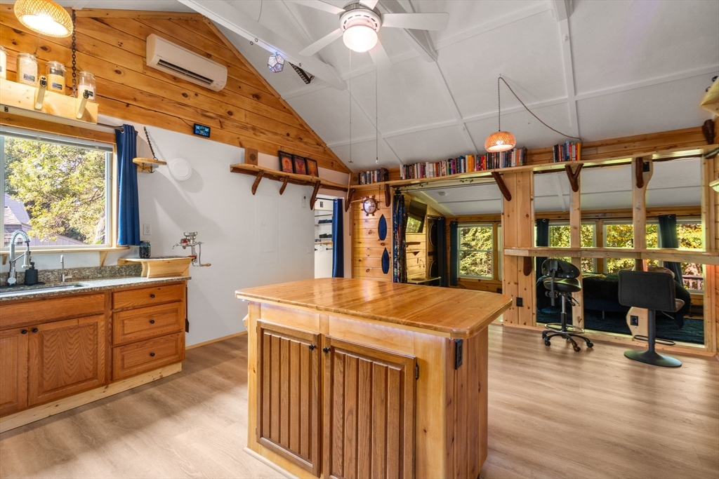 101 Shore Road Sturbridge, MA 01566 - Photo 11 of 30