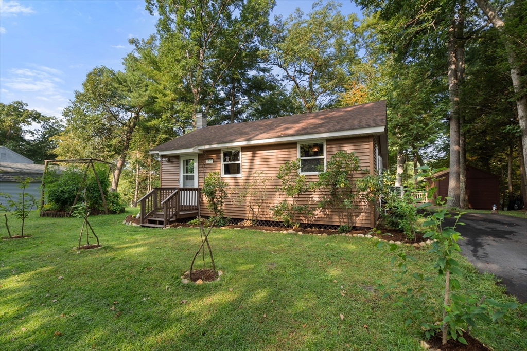 101 Shore Road Sturbridge, MA 01566 - Photo 2 of 30