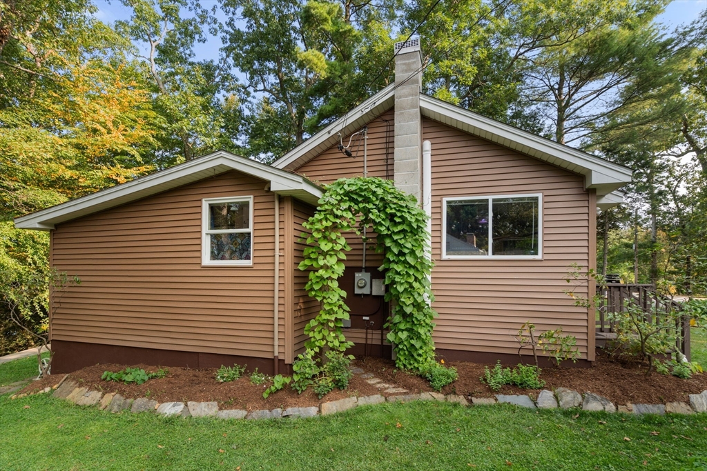 101 Shore Road Sturbridge, MA 01566 - Photo 4 of 30