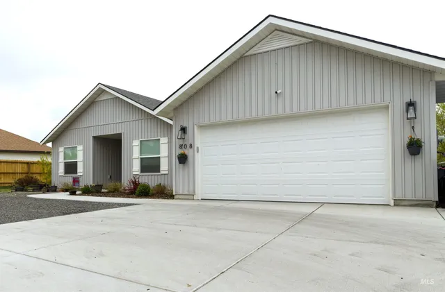 $365,000 | 808 Adell Avenue, Filer, ID 83328