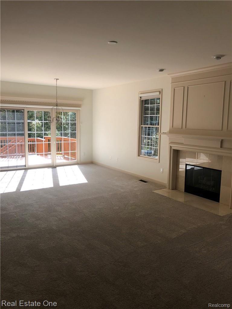3675 Tremonte Circle, Unit 77 Rochester, MI 48306 - Photo 8 of 38 252.JPG