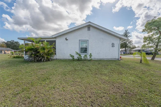 $199,000 | 2001 Schooner Drive, LaBelle, FL 33935