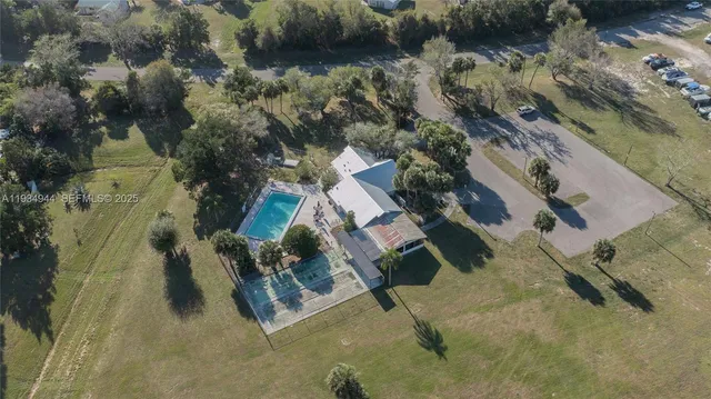 $199,000 | 2001 Schooner Drive, LaBelle, FL 33935