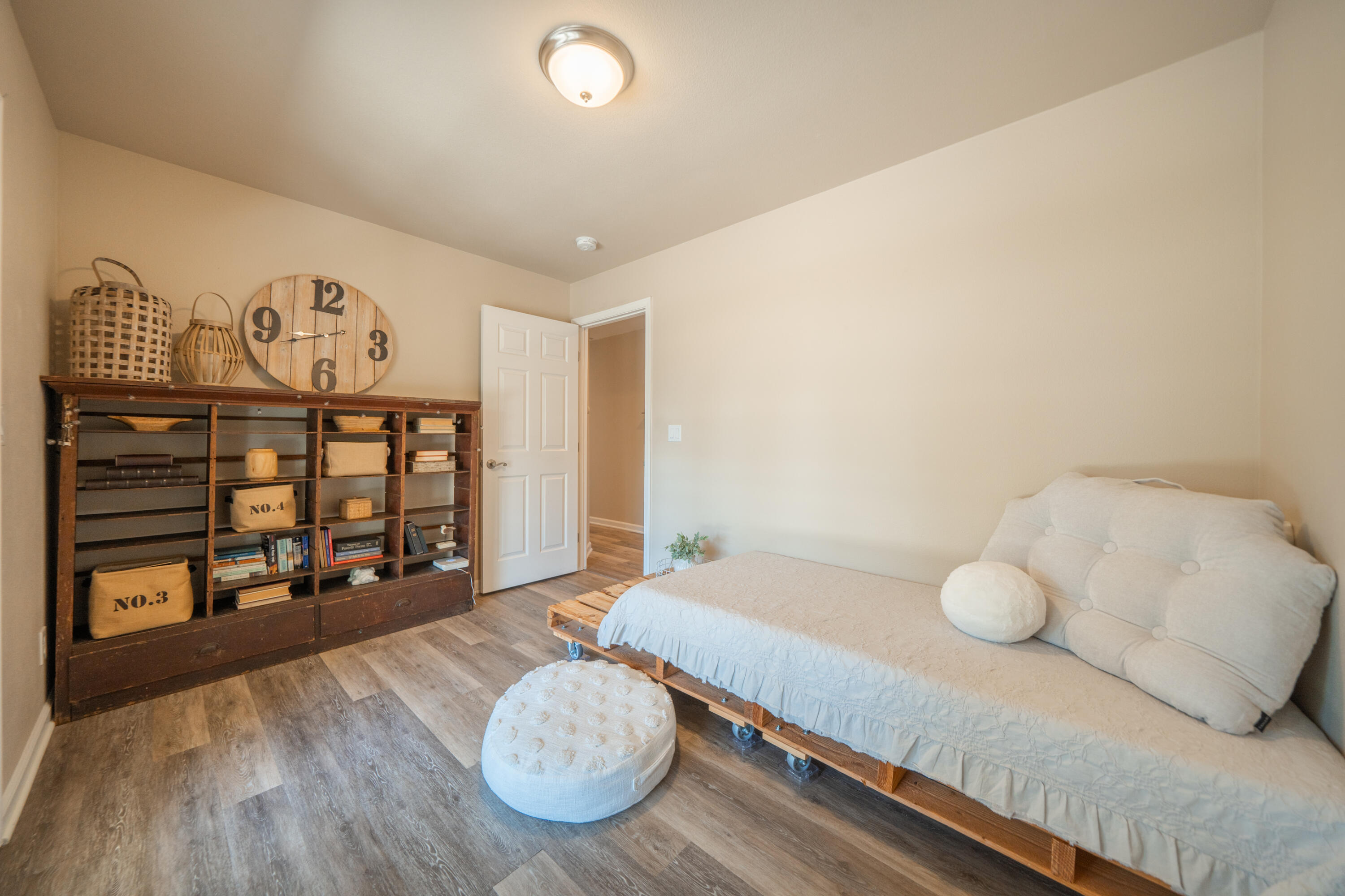 1044 Riviera Drive Redding, CA 96001 - Photo 21 of 46 1044 Riviera Dr-31