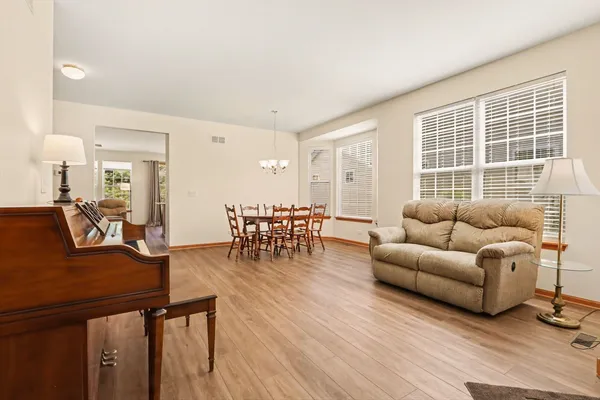 $469,000 | 1151 Barkston Lane, Aurora, IL 60502