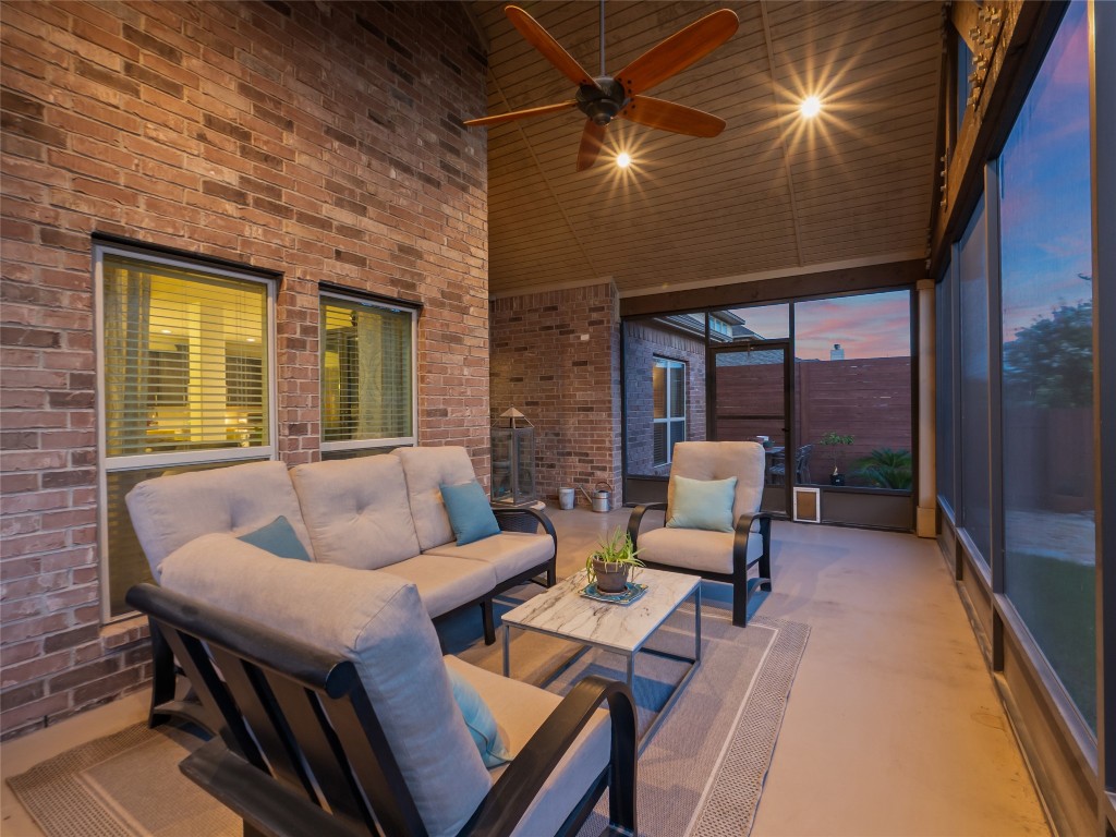 1101 Feather Reed Drive Leander, TX 78641 - Photo 34 of 40 a living room with furniture and a potted plant