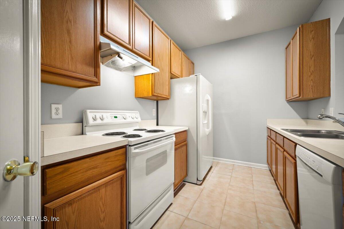 7990 Baymeadows Road East, Unit 1007 Jacksonville, FL 32256 - Photo 5 of 21 06-JAXREP_7990_Baymeadows_Rd_E_Unit_1007