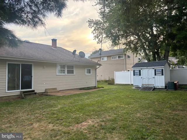 $2,500 | 8 North Avon Drive, Claymont, DE 19703