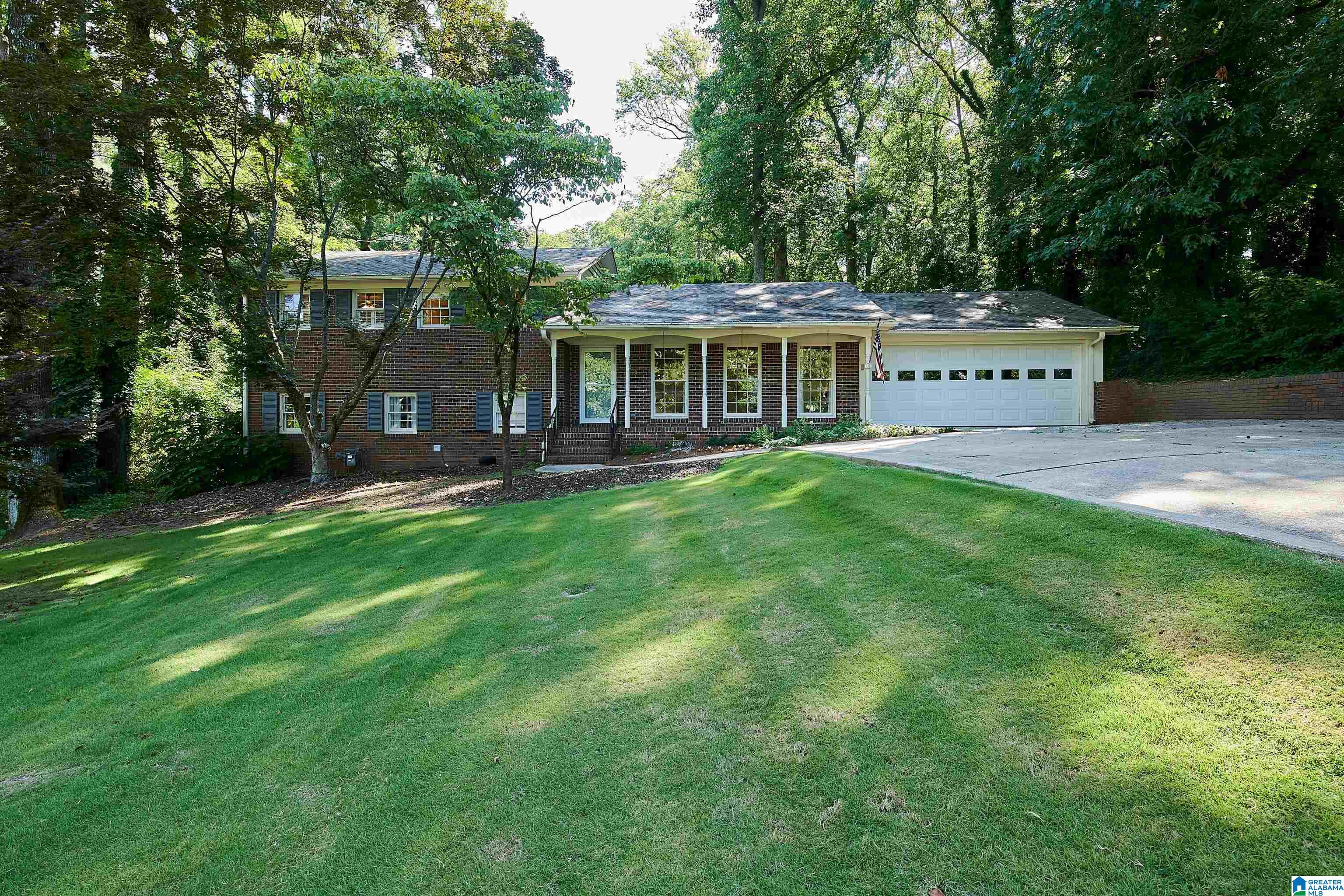 628 Stonehaven Road Hoover, AL 35226 - Photo 1 of 42