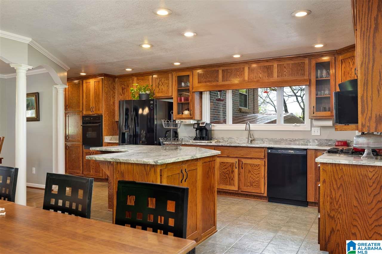 409 1st Street North Oneonta, AL 35121 - Photo 12 of 40