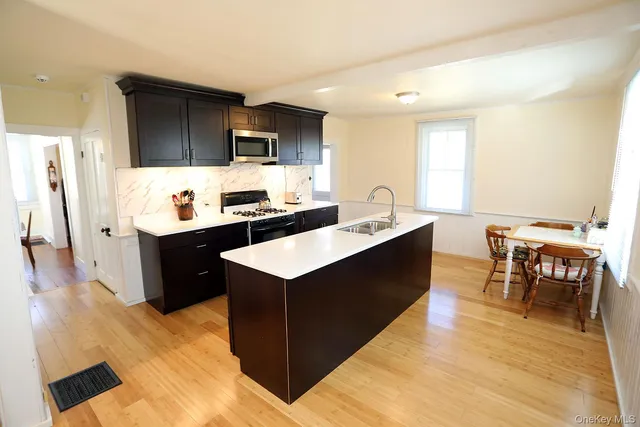 $369,000 | 73 Clover Hill Lane, Damascus, PA 18415