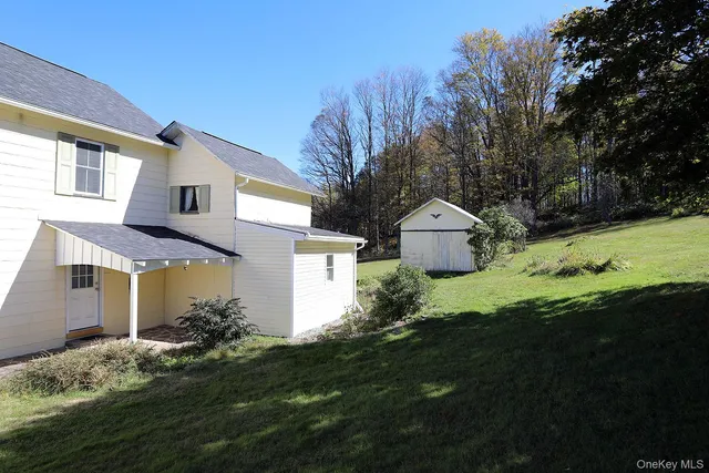 $369,000 | 73 Clover Hill Lane, Damascus, PA 18415