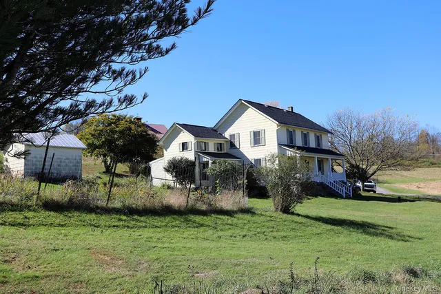 $369,000 | 73 Clover Hill Lane, Damascus, PA 18415