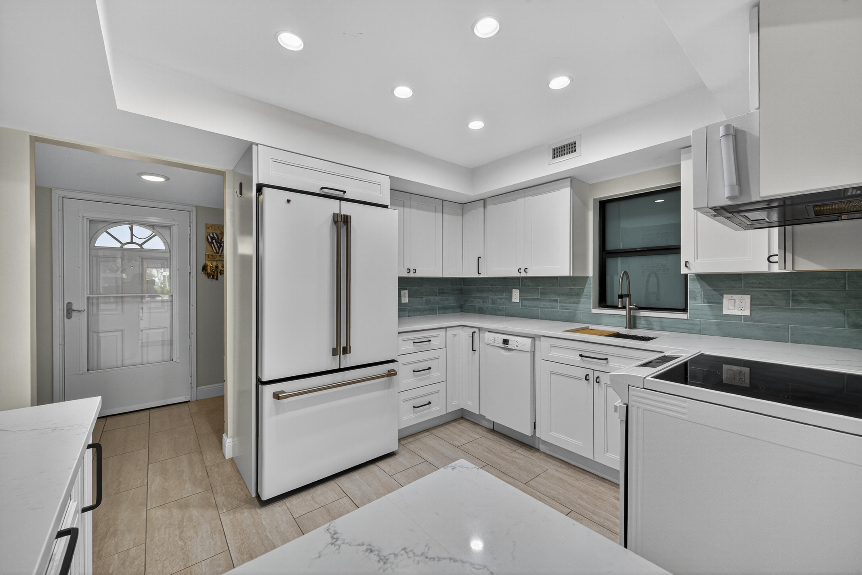 149 Northwest 70th Street, Unit 204A Boca Raton, FL 33487 - Photo 3 of 34 daigle-34