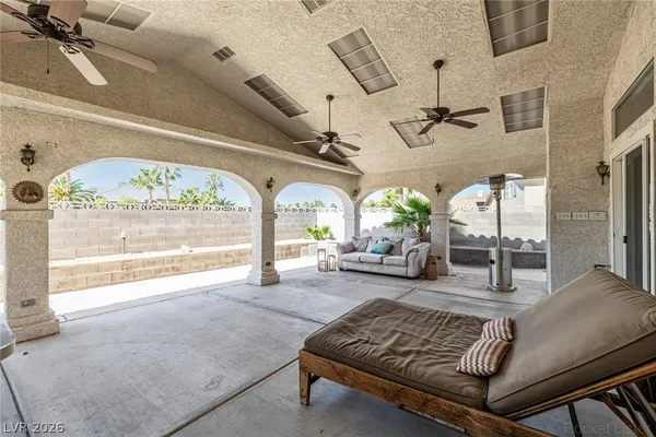 $2,100 | 169 Kachina Drive, Henderson, NV 89074