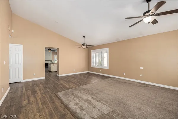 $2,100 | 169 Kachina Drive, Henderson, NV 89074