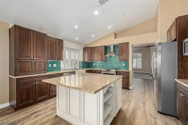 $2,100 | 169 Kachina Drive, Henderson, NV 89074