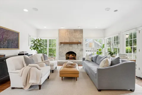 $1,599,000 | 3842 Grove Avenue, Western Springs, IL 60558