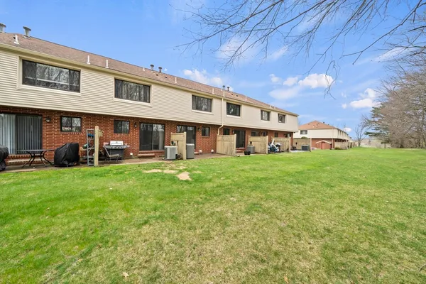 $2,850 | 68 Sterling Lane, Unit 68, Haverhill, MA 01835
