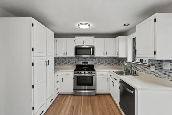 $2,850 | 68 Sterling Lane, Unit 68, Haverhill, MA 01835