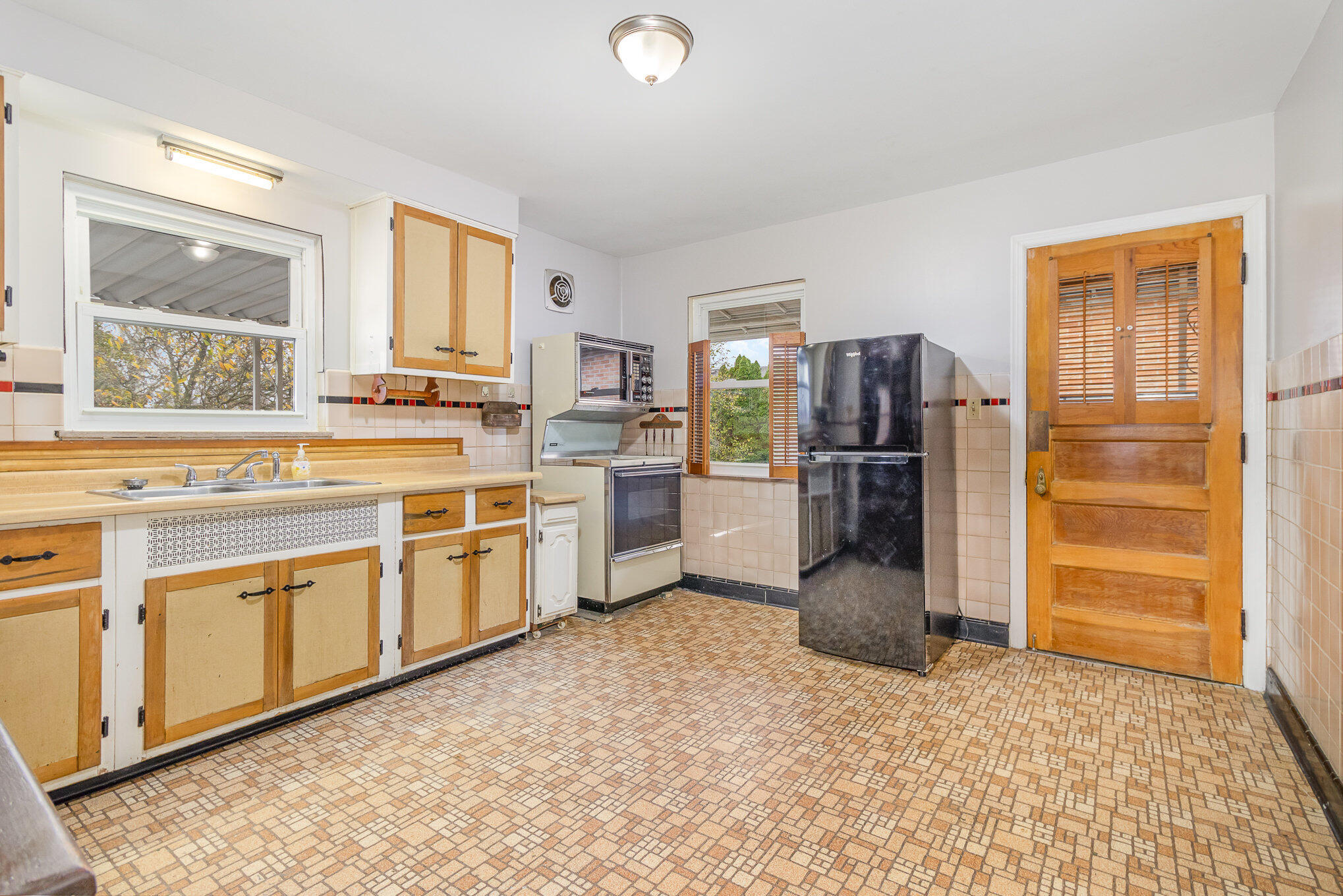 64 Orphanage Road Fort Mitchell, KY 41017 - Photo 5 of 17