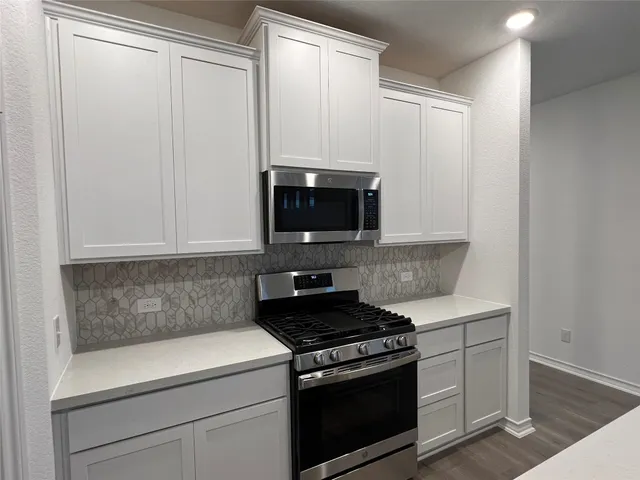 $2,250 | 497 Papaya Drive, Buda, TX 78610