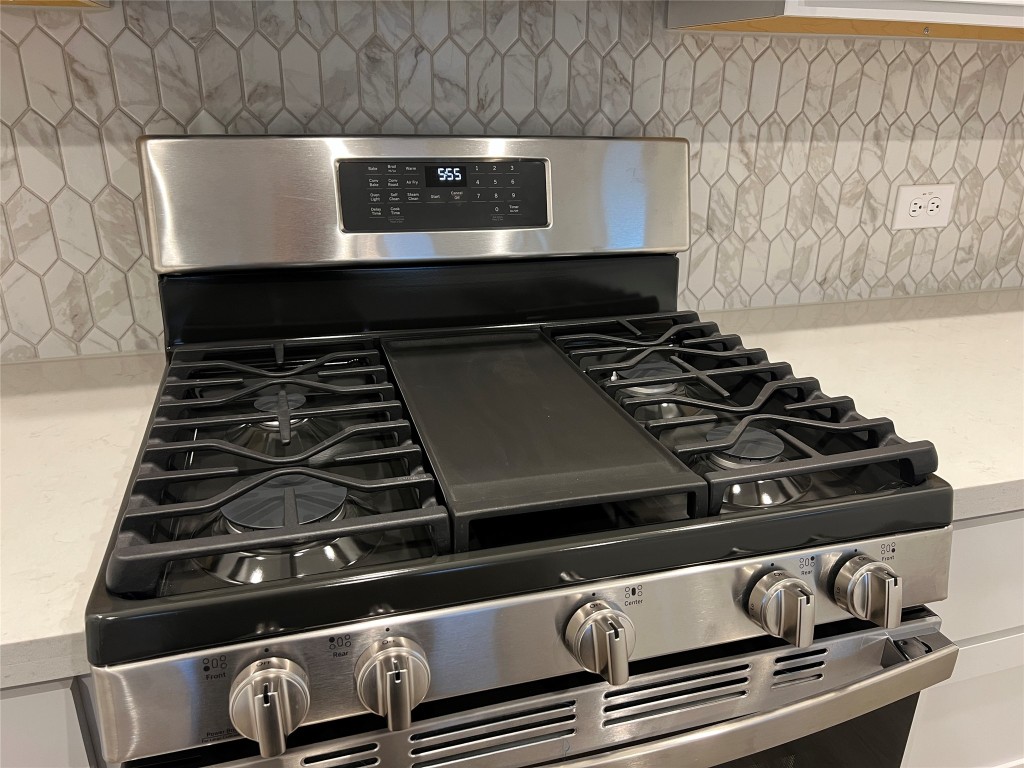 497 Papaya Drive Buda, TX 78610 - Photo 16 of 39