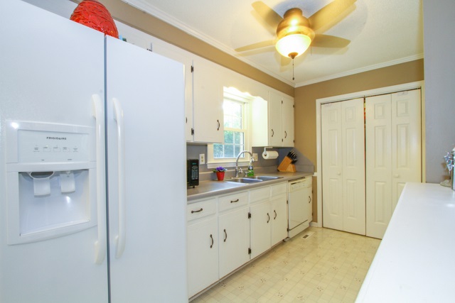202 Westwind Road Anderson, SC 29625 - Photo 8 of 27 Gallery Image 8