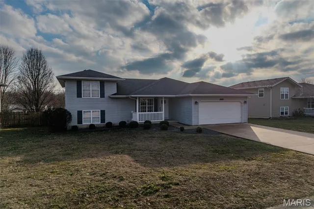 $249,900 | 1412 Linda Circle, Lebanon, MO 65536