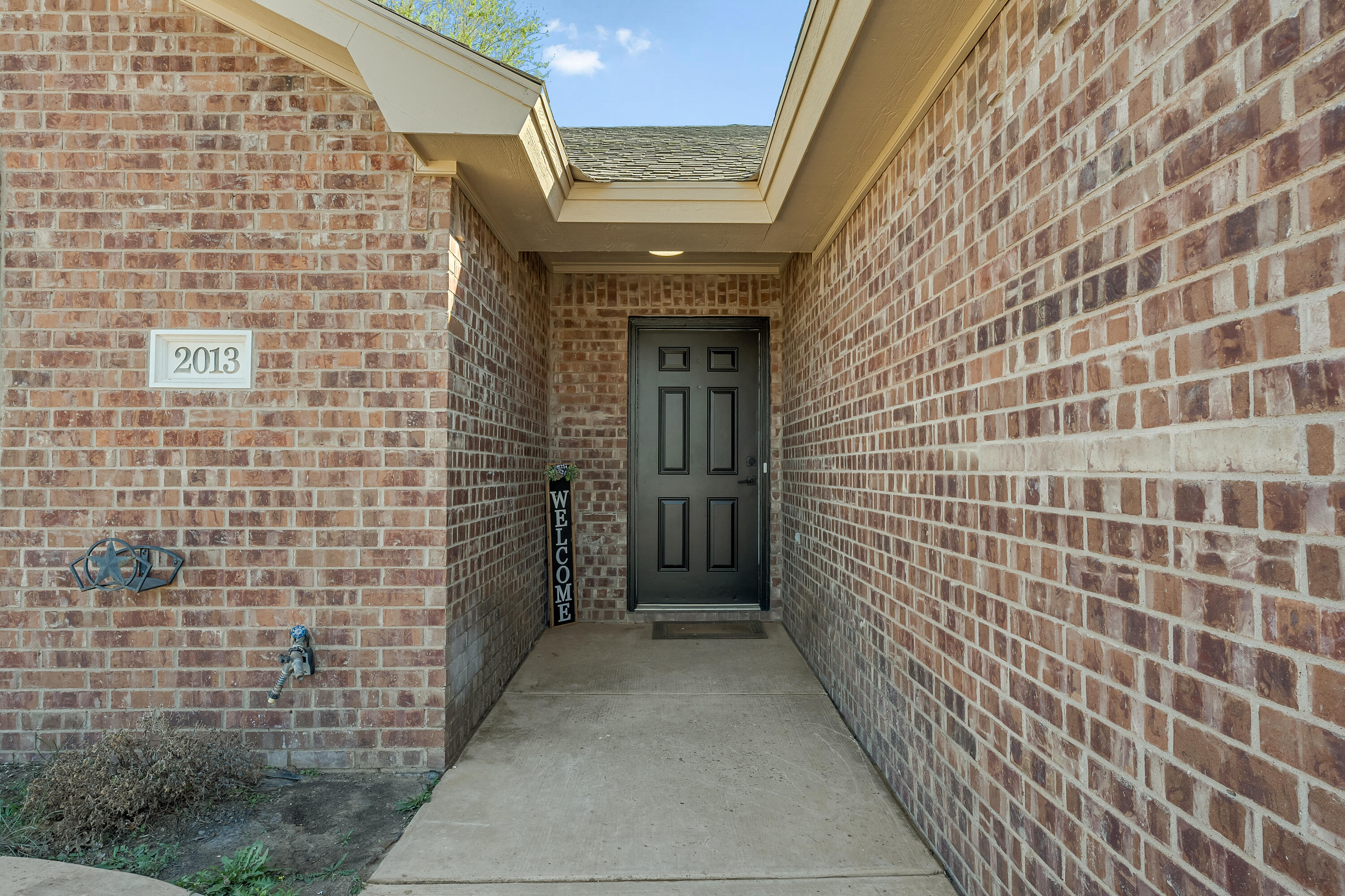 2013 89th Street Lubbock, TX 79423 - Photo 2 of 24 DSC02112