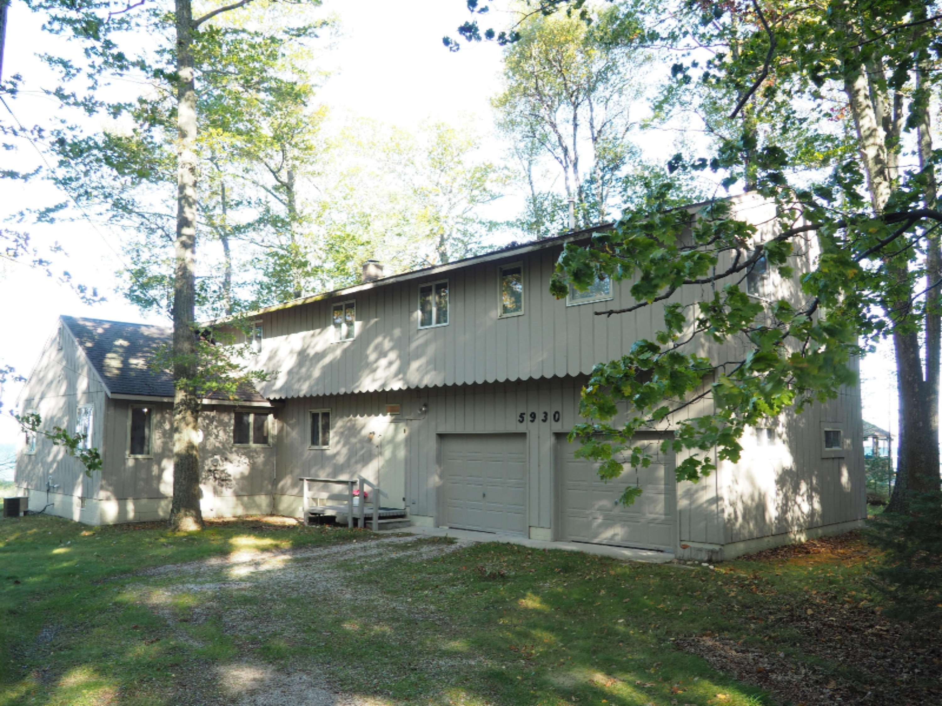 5930 Lakeshore Road Manistee, MI 49660 - Photo 12 of 101 PA060103