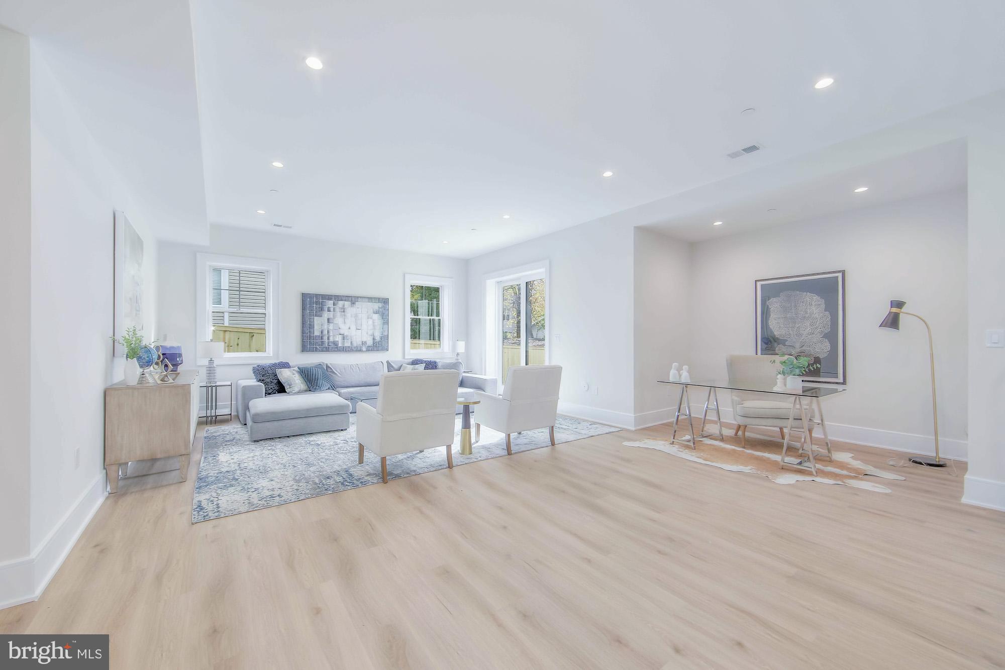 6012 Sonoma Road Bethesda, MD 20817 - Photo 41 of 57 a living room with furniture and a table
