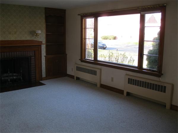 14 Elbert Road Agawam, MA 01001 - Photo 4 of 16 Gallery Image 4