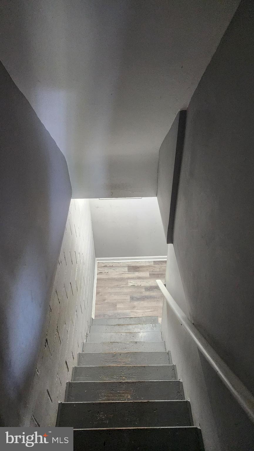 1024 Wicklow Road Baltimore, MD 21229 - Photo 31 of 44 a view of entryway