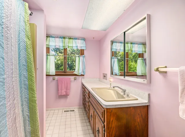 $899,000 | 4757 Riverside Road, Waterford, WI 53185