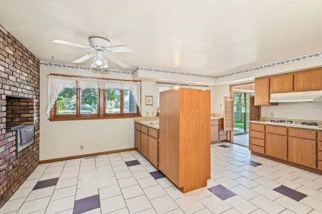 $899,000 | 4757 Riverside Road, Waterford, WI 53185