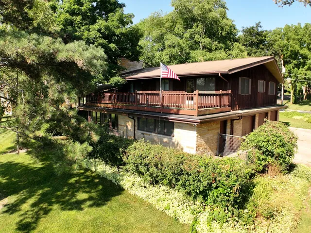 $899,000 | 4757 Riverside Road, Waterford, WI 53185