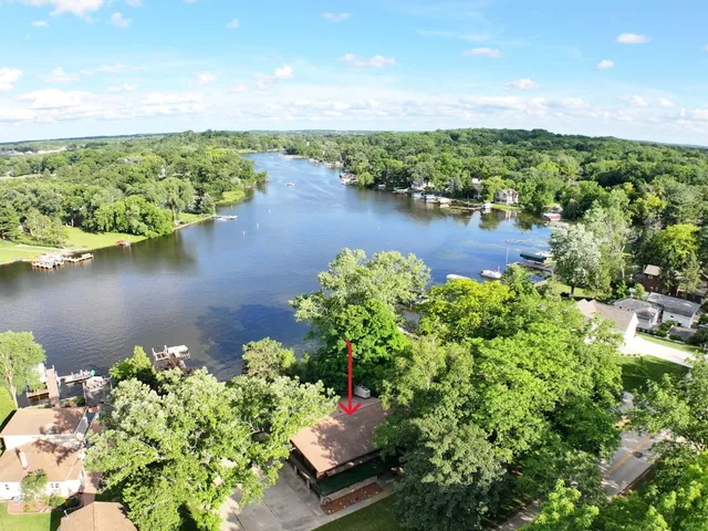 $899,000 | 4757 Riverside Road, Waterford, WI 53185