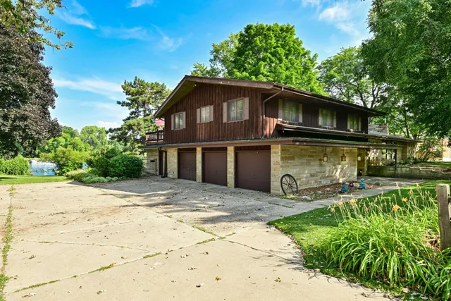 $899,000 | 4757 Riverside Road, Waterford, WI 53185