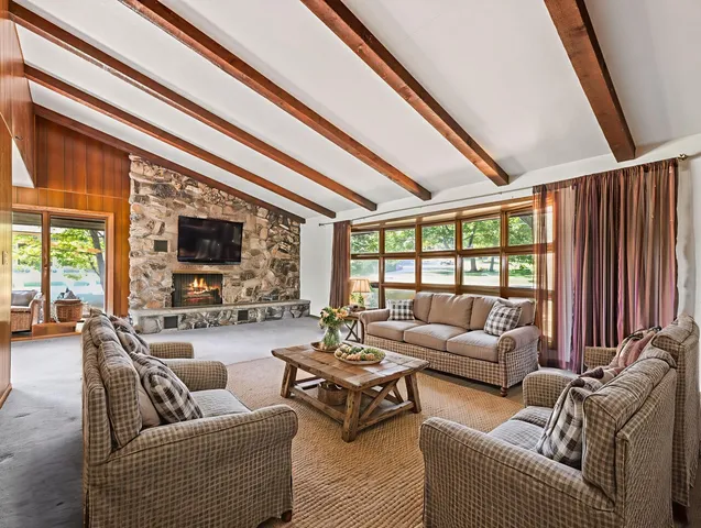 $899,000 | 4757 Riverside Road, Waterford, WI 53185