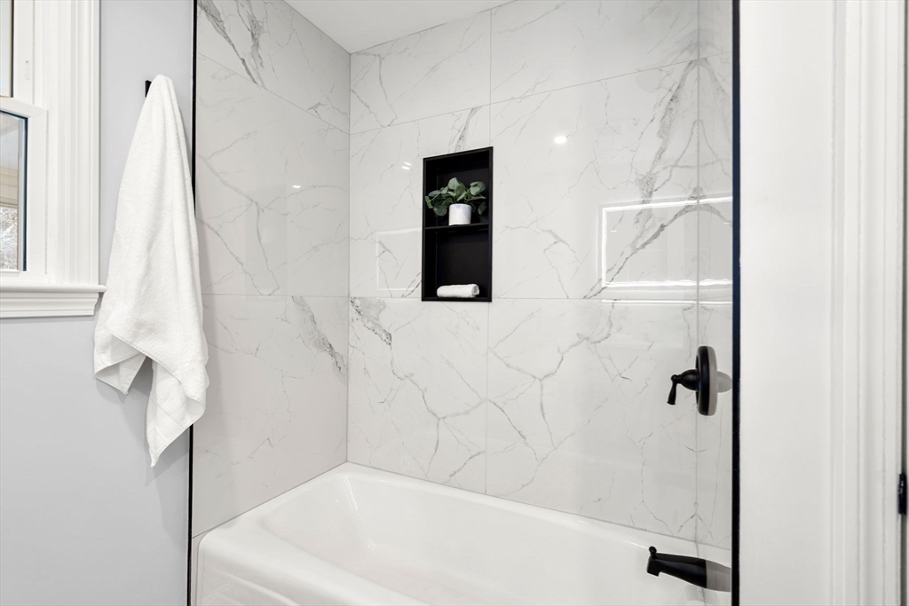 378 Linebrook Road Ipswich, MA 01938 - Photo 11 of 22