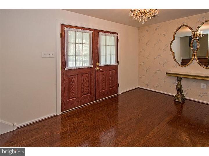 75 Heather Road Southampton, PA 18966 - Photo 2 of 25 Foyer