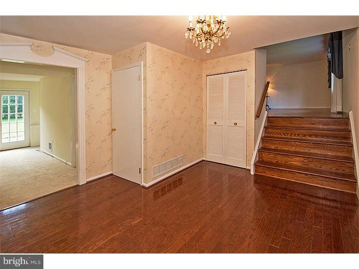 75 Heather Road Southampton, PA 18966 - Photo 3 of 25 Foyer