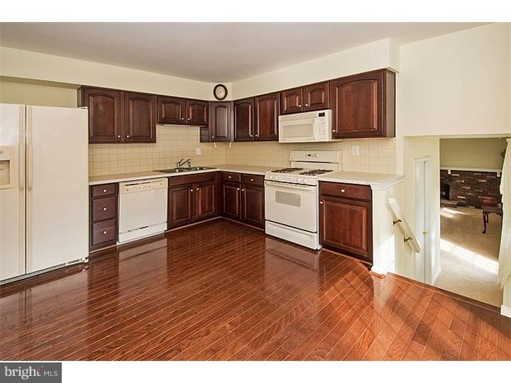 75 Heather Road Southampton, PA 18966 - Photo 6 of 25 Kitchen