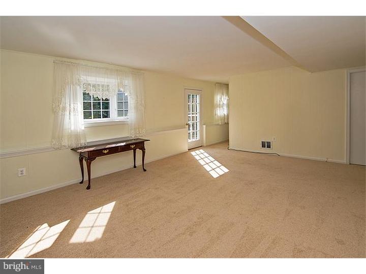 75 Heather Road Southampton, PA 18966 - Photo 8 of 25 Family Room