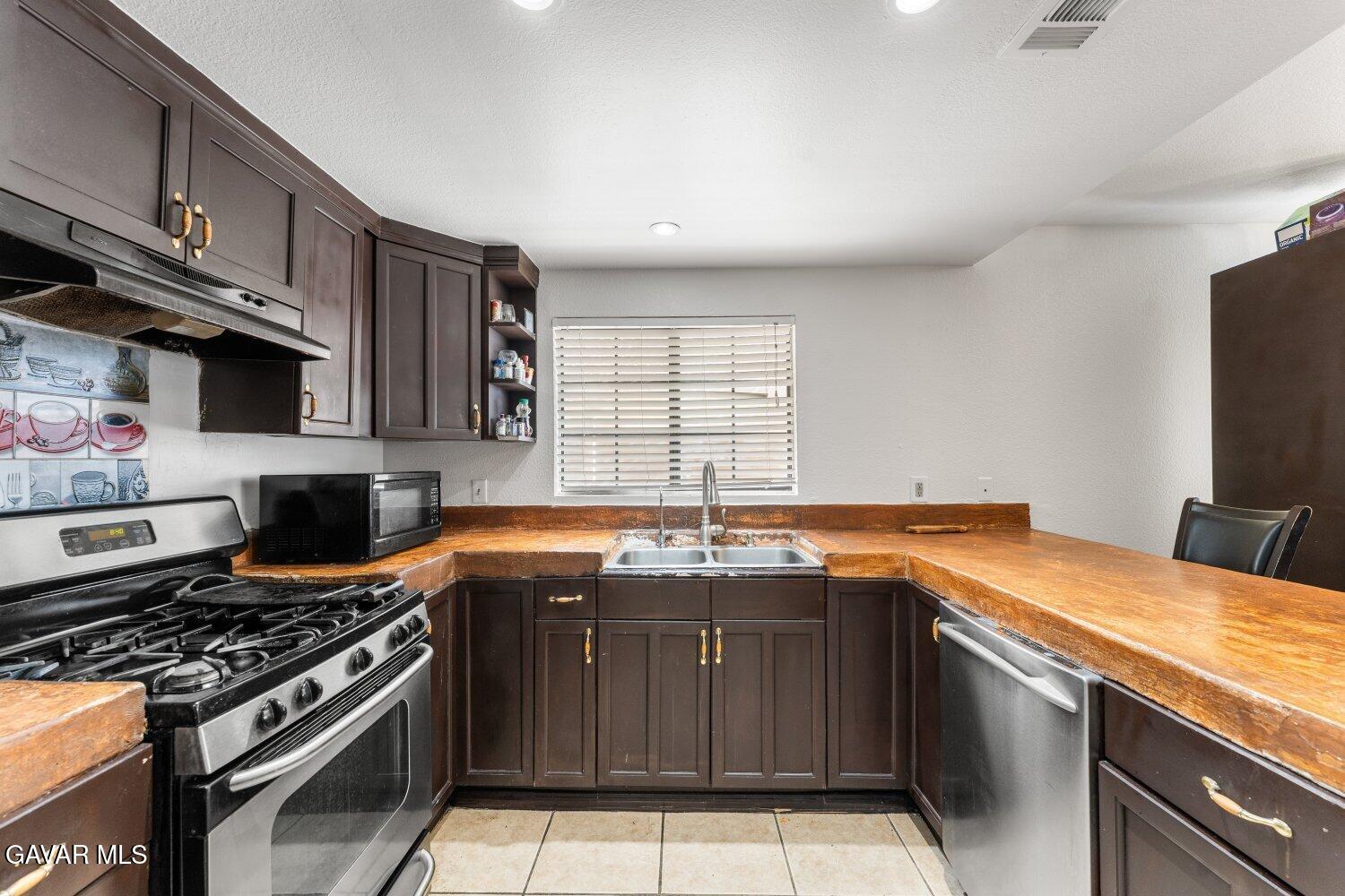2601 Dixie Street Rosamond, CA 93560 - Photo 15 of 46 15-DixieSt-b16ec03bca