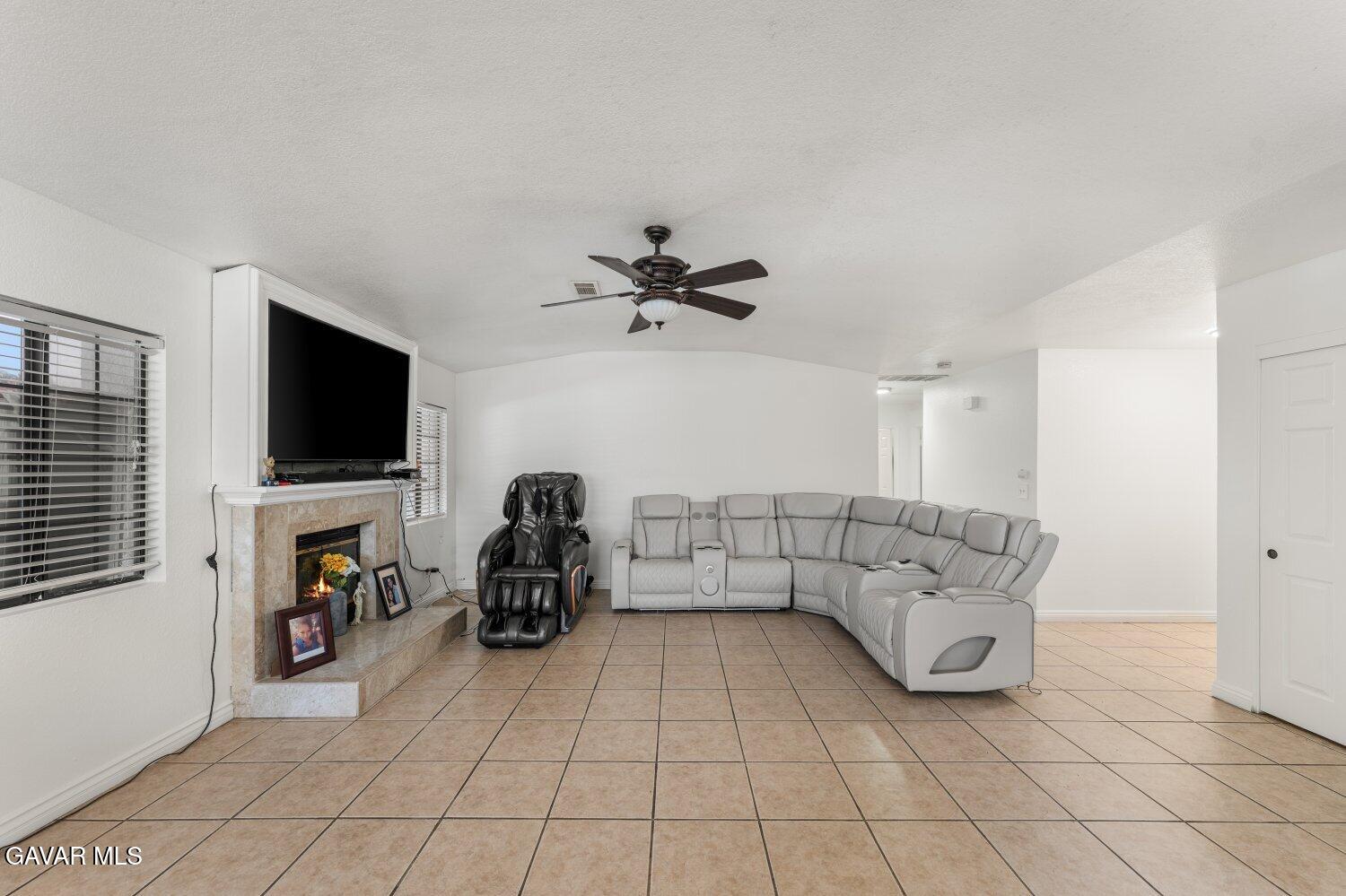 2601 Dixie Street Rosamond, CA 93560 - Photo 7 of 46 07-DixieSt-584ee65e5c